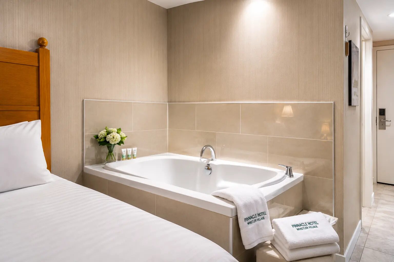 Deluxe Studio suite at Pinnacle Hotel Whistler Village, Whistler Village, photo 3