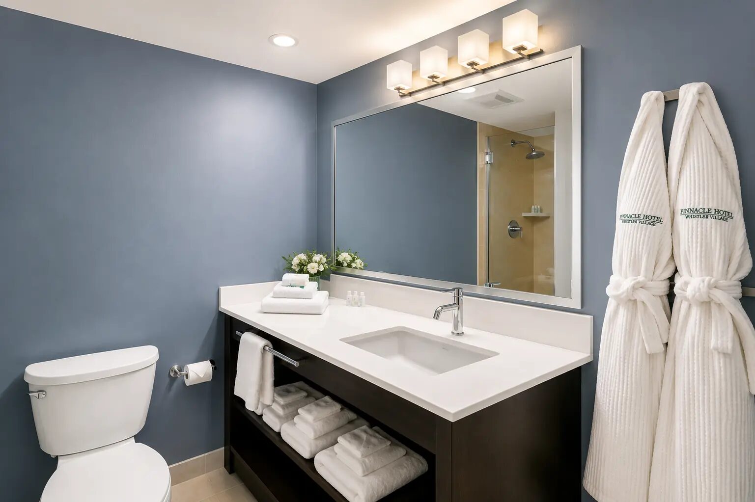 Premium Studio suite at Pinnacle Hotel Whistler Village, Whistler Village, photo 3